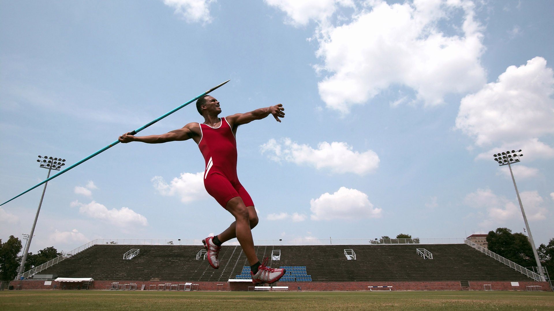 AI硬件补涨，软硬双驱带动创业板持续走强